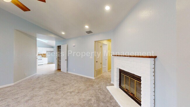 Building Photo - 3728 Terneuzen Ave