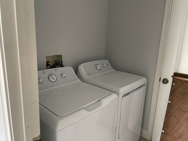 Photo - Country living at its best. House