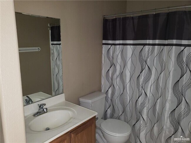 Foto del edificio - 4416 Thunderbird Ave