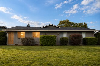 Building Photo - 1707 SE 145th Ct