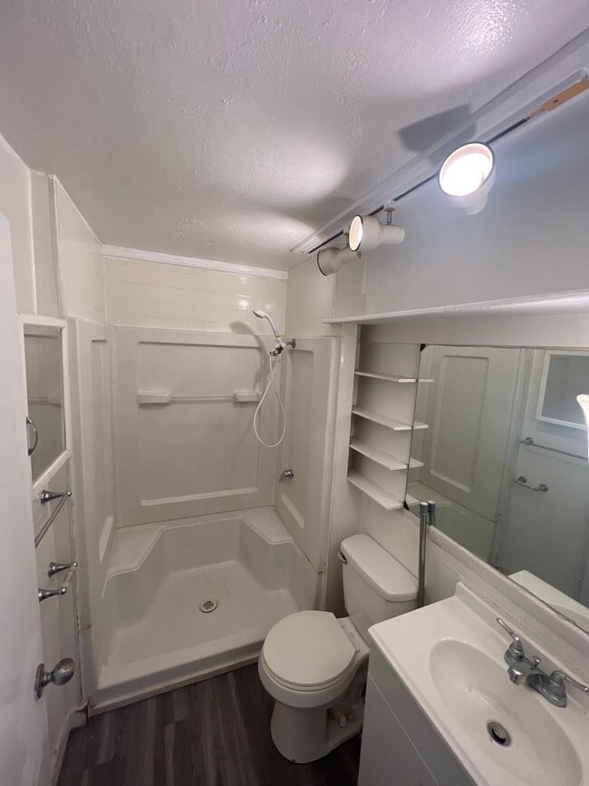 Building Photo - Cleveland