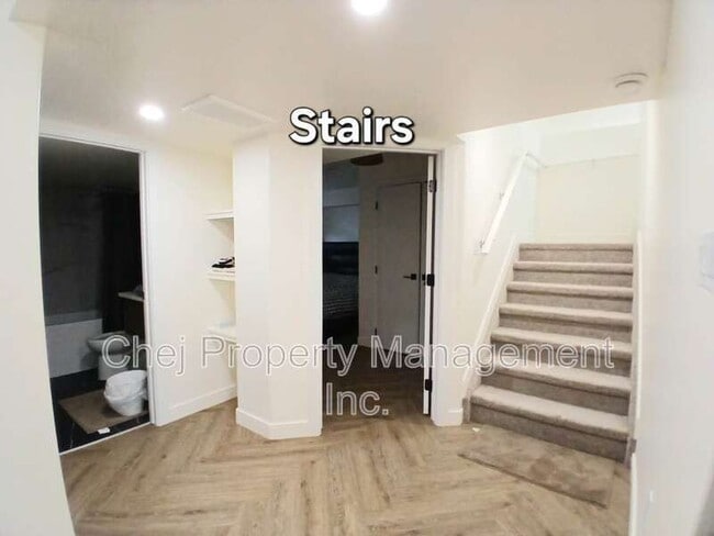 Building Photo - 6421 Sandin Crescent NW