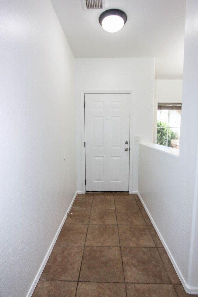 Foto del edificio - Three Bedroom Quailwood Home