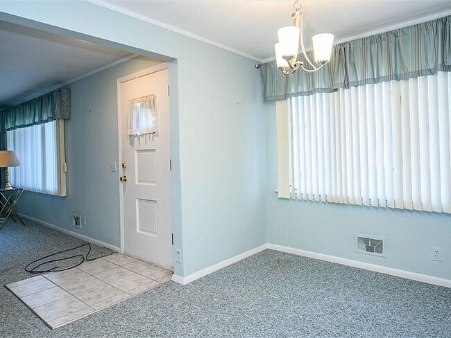 Building Photo - 975 Titus Ave