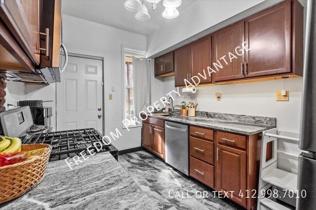 Building Photo - 1113 Chartiers Ave