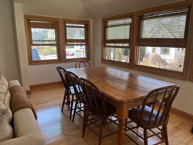 Sunroom - 2818 S Delaware Ave