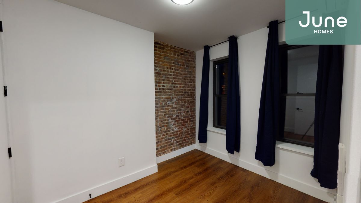 Primary Photo - Room Only in 4-bed/2.0-bath Home
