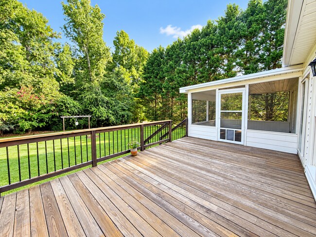 Building Photo - 551 Beaver Ct
