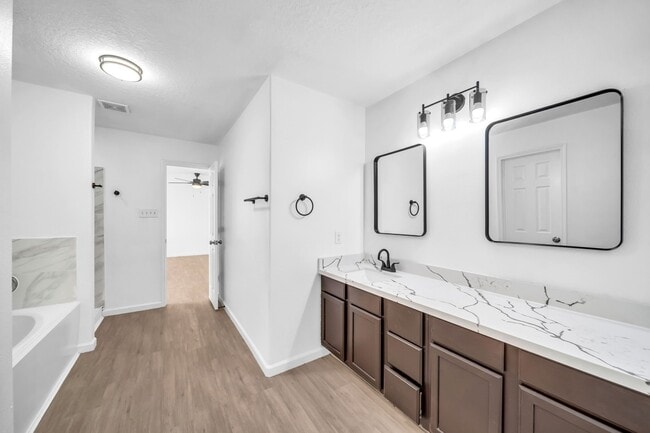 Foto del edificio - 11723 Downey Violet Ln
