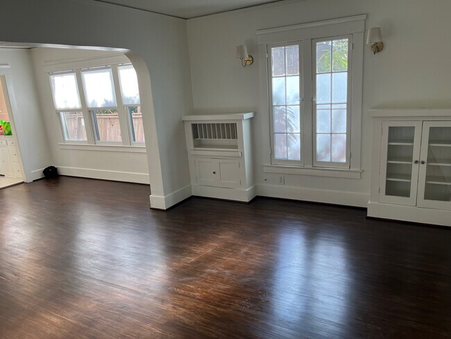 Sala de estar/comedor - 810 Crestmoore Pl