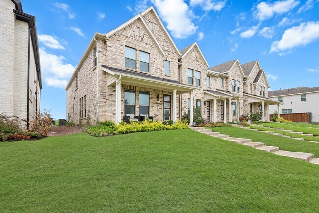 Building Photo - 1013 Carnation Dr