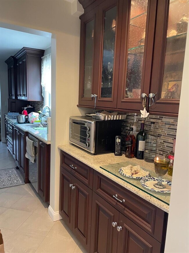 33 Lafayette St Unit 1, Arlington, MA 02474 33 Lafayette St Arlington