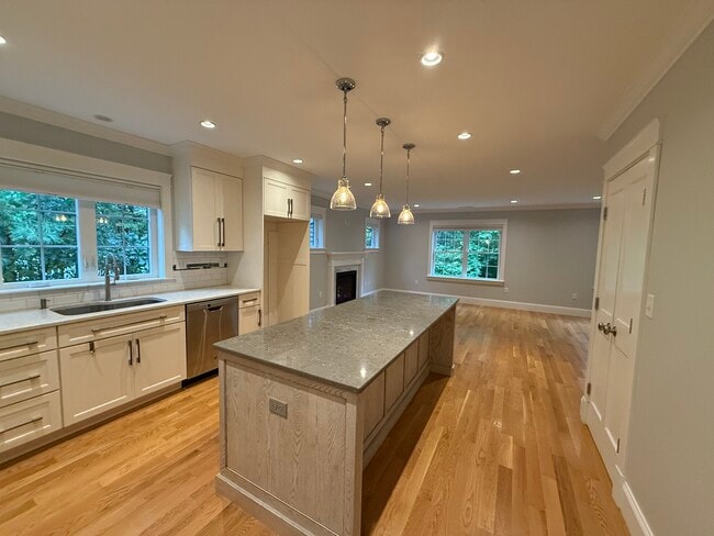 Building Photo - 135 Westford Rd
