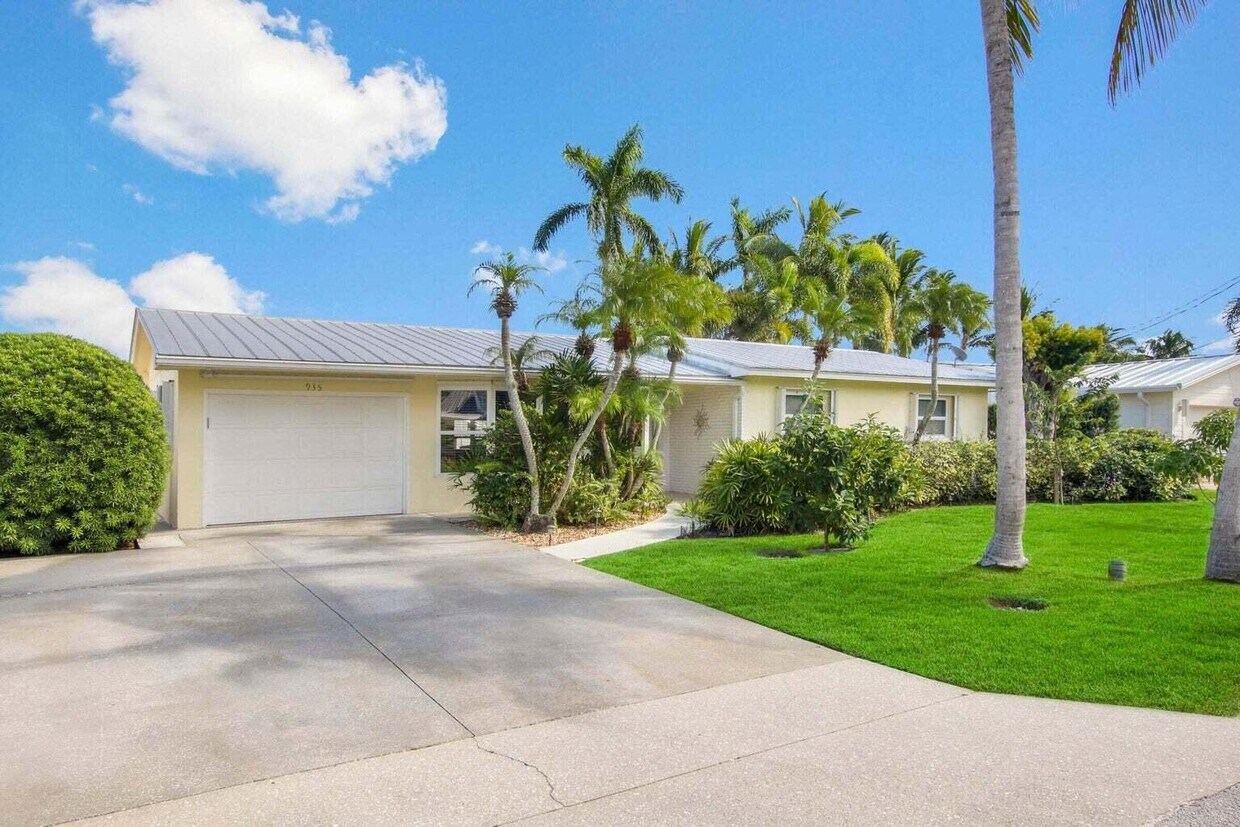 Foto principal - 935 Dolphin Dr