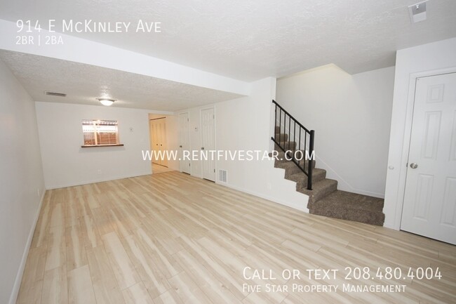 Foto del edificio - Spacious McKinley Townhome Available! Visi...