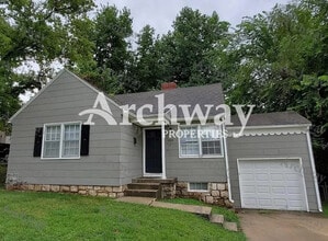 Building Photo - 4323 Troup Ave