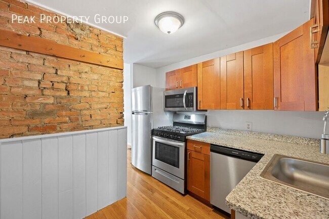 Photo - 12 W Hollister St Apartment