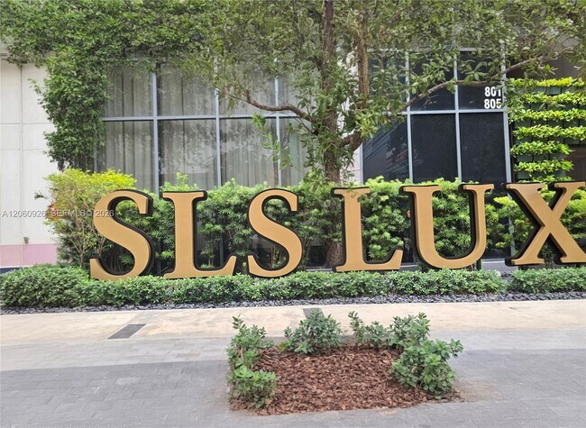 Foto del edificio - 801 S Miami Ave