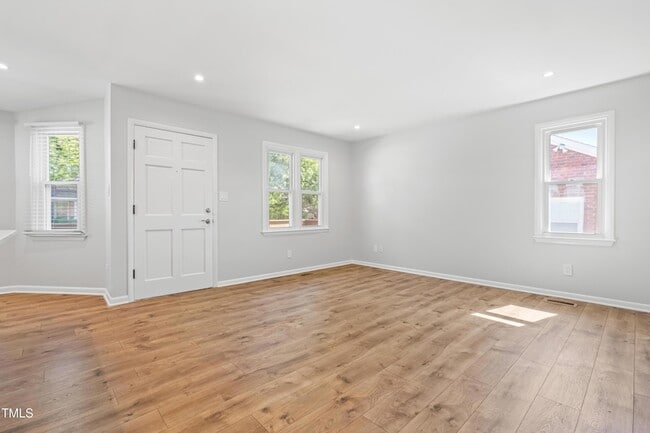 Foto del edificio - 1212 Pender St