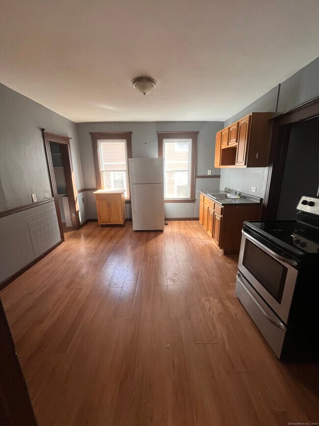 Foto del edificio - 236 Bassett St
