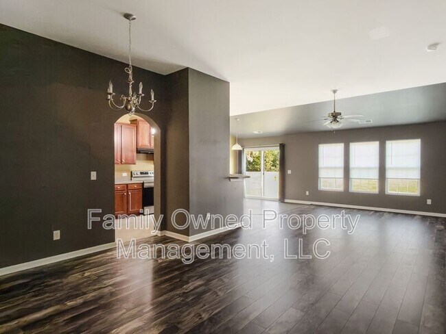Building Photo - 266 Mayfield Dr
