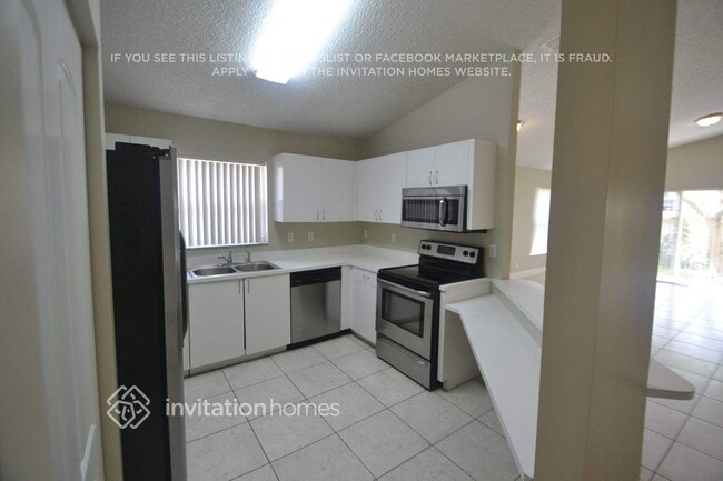 Building Photo - 6249 Island Way
