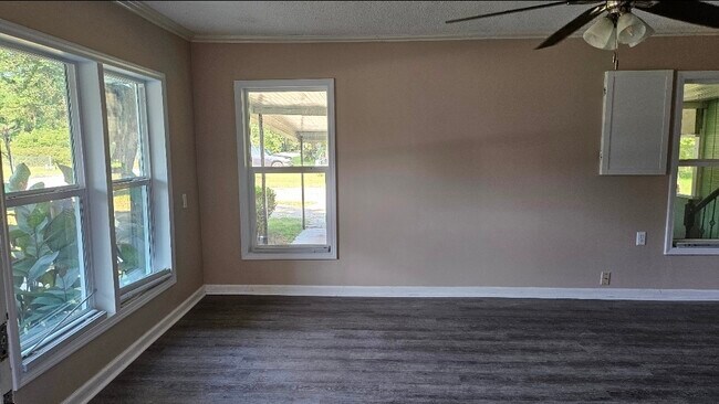 Foto del edificio - 140 Cherrie Murrell St