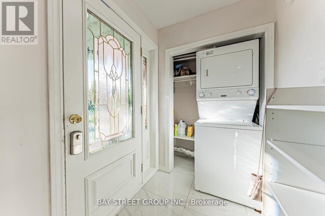 Building Photo - 43 Sherwood Forest Dr