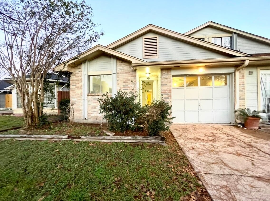 Primary Photo - 5204 Beaverbrook Dr