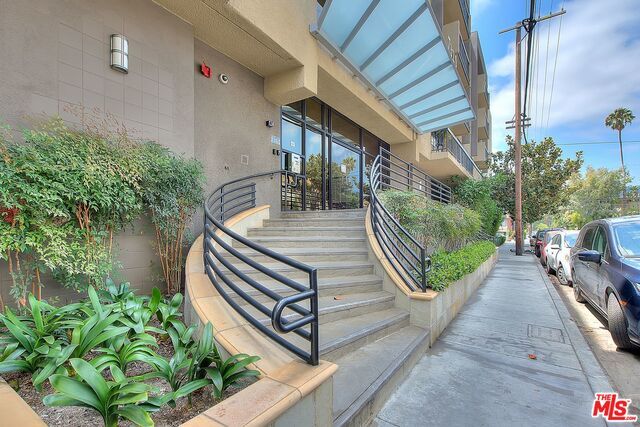 Foto del edificio - 7320 Hawthorn Ave