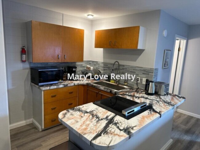 Building Photo - FULLY FURNISHED 2 BEDROOM / 1 BATHROOM