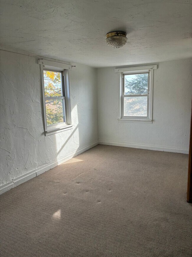 Foto del edificio - 251 Narrow Dr