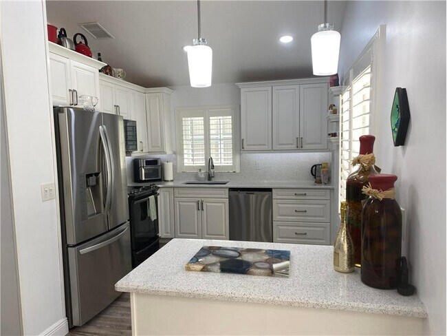Foto del edificio - 324 SW North Shore Blvd