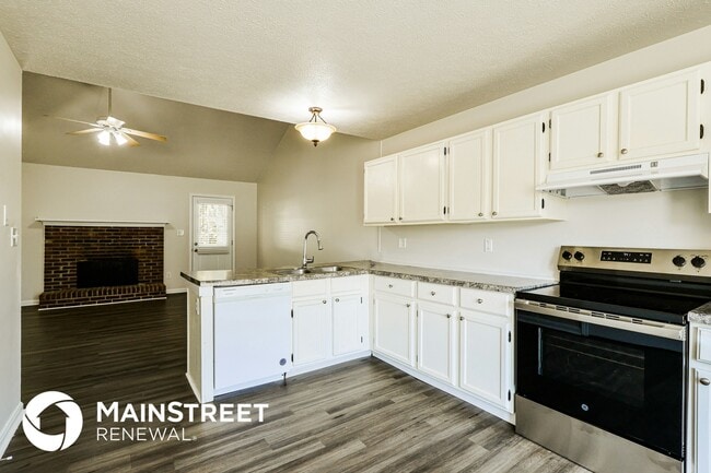 Building Photo - 6900 Applegate Ln