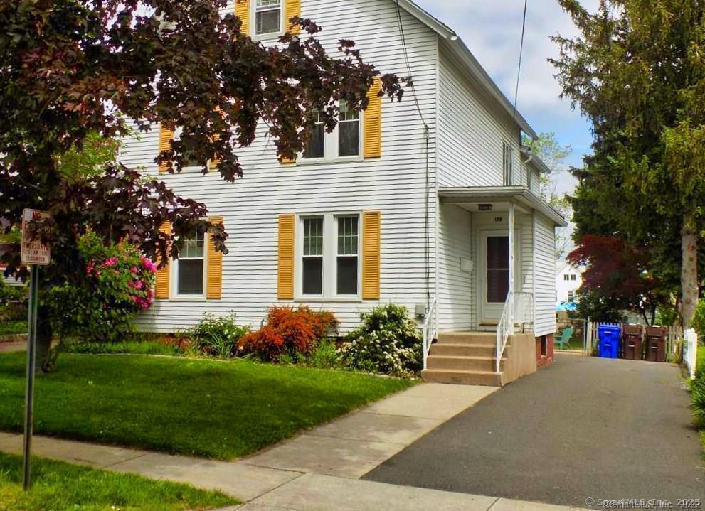 Foto principal - 128 Lincoln St