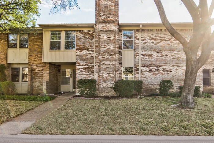 Foto principal - 615 Towne House Ln