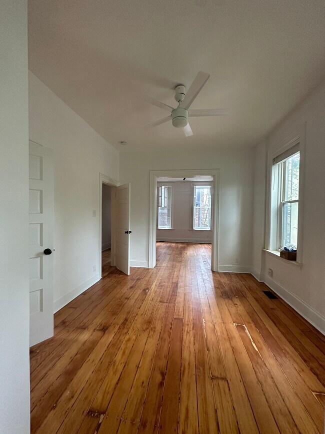 Foto del edificio - 2139 W North Ave