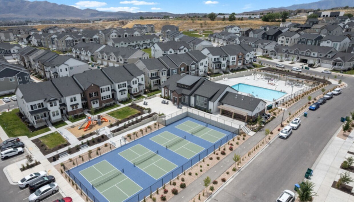 Primary Photo - Amenity-Rich Top-Floor Condo in Lehi