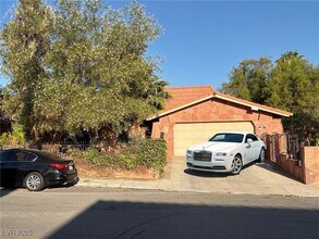 Building Photo - 3167 El Cedro Cir