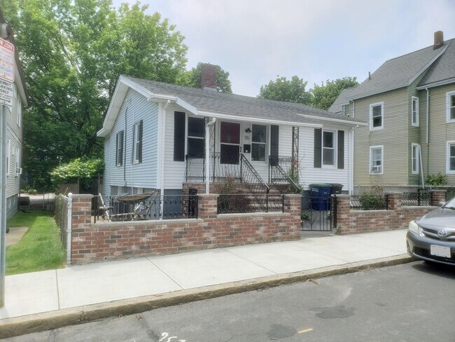 Building Photo - 50 Alpine St