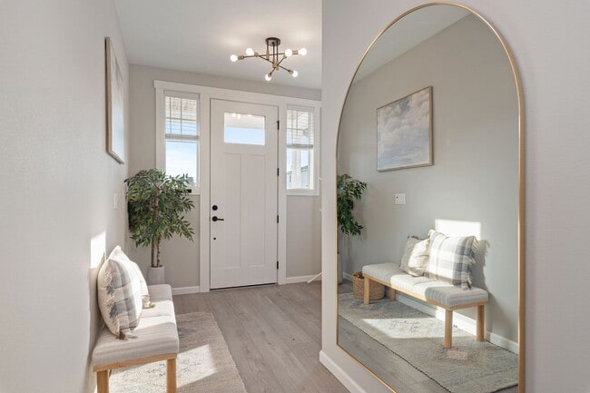 Building Photo - Luxury North Creek Living with Privacy and Designer Upgrades