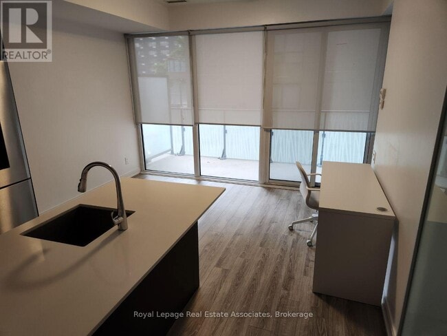 Building Photo - 42 Charles St E