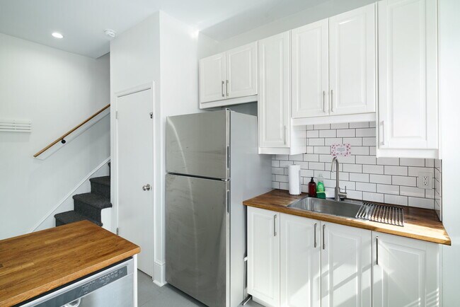 Building Photo - 3829 Cresson St