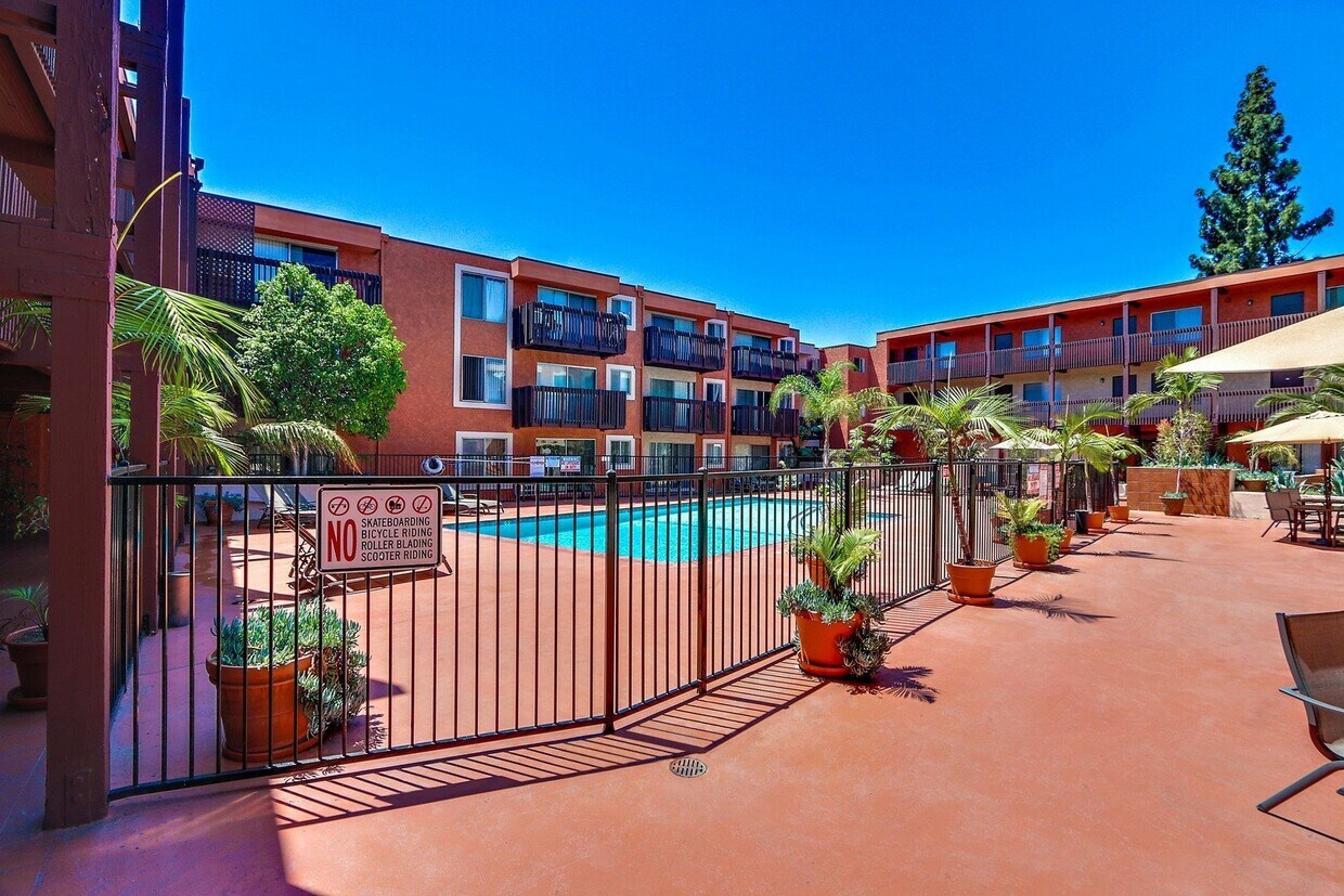 2901 S Sepulveda Blvd