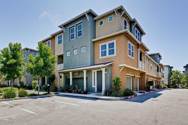 Building Photo - 771 Modern Ice Dr