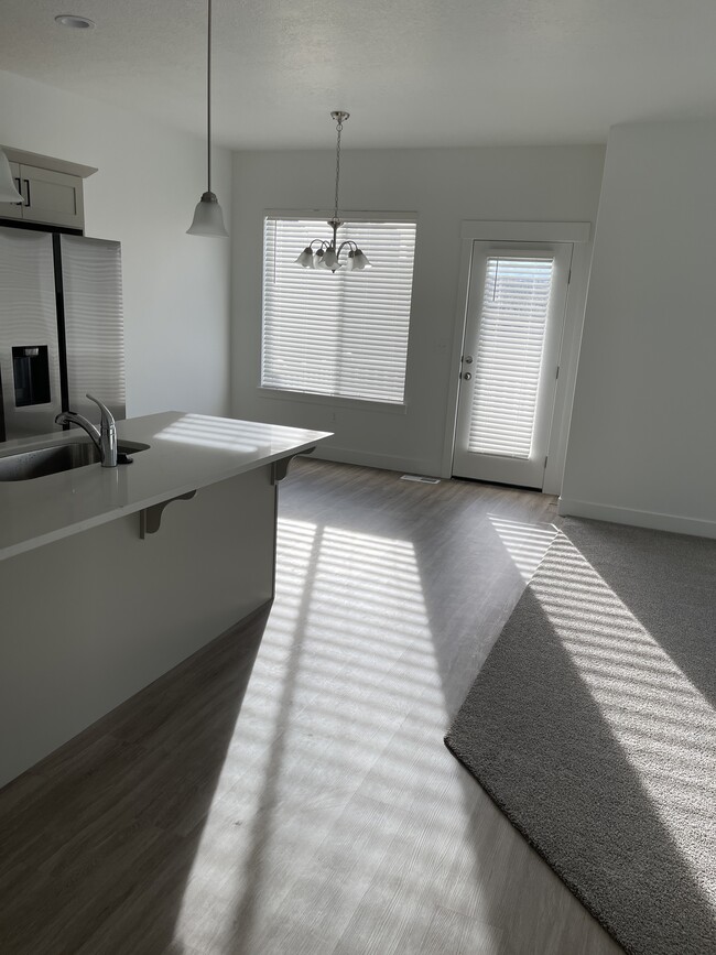 Foto del edificio - 1099 N Ledger Dr