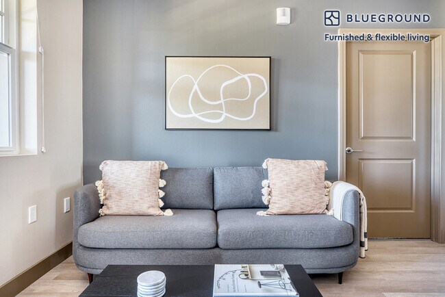 Foto del edificio - 920 Bayswater Ave