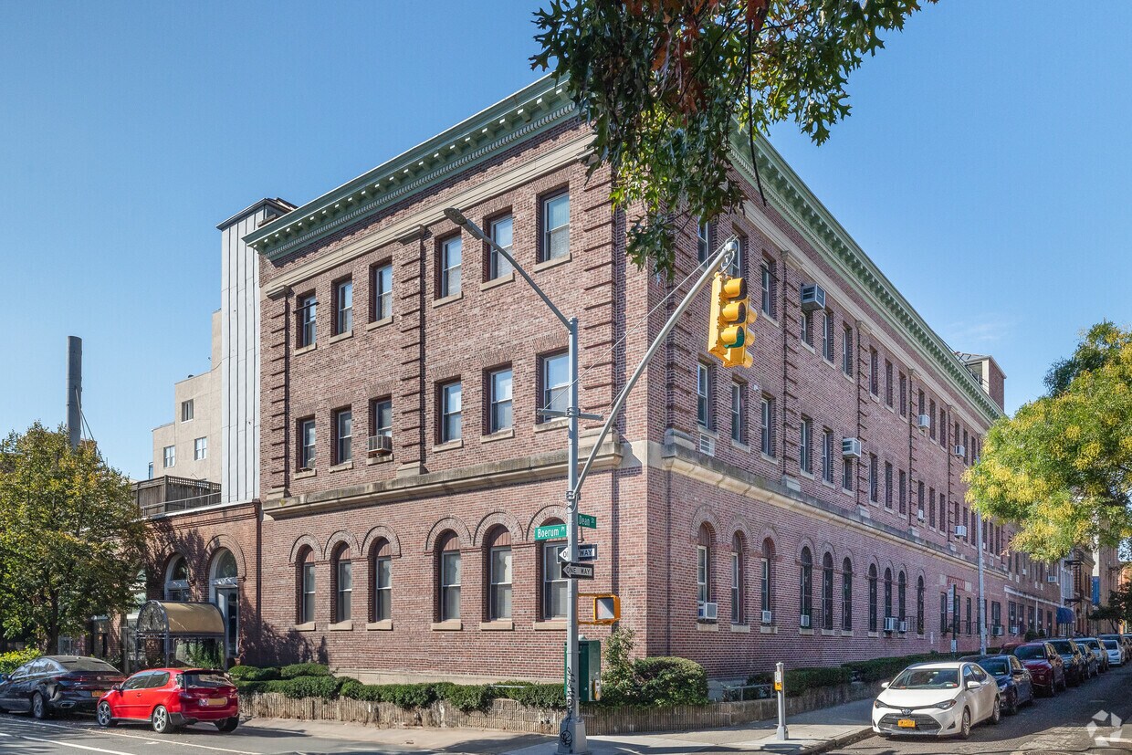 Primary Photo - 120 Boerum Pl
