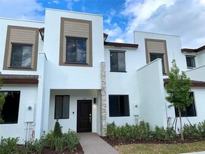 Building Photo - 303 NE 208th Ter
