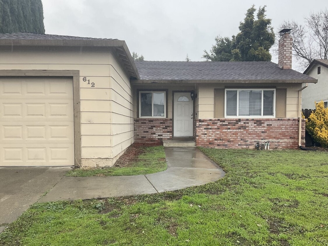 612 Decoy Ln House Rental in Suisun City, CA